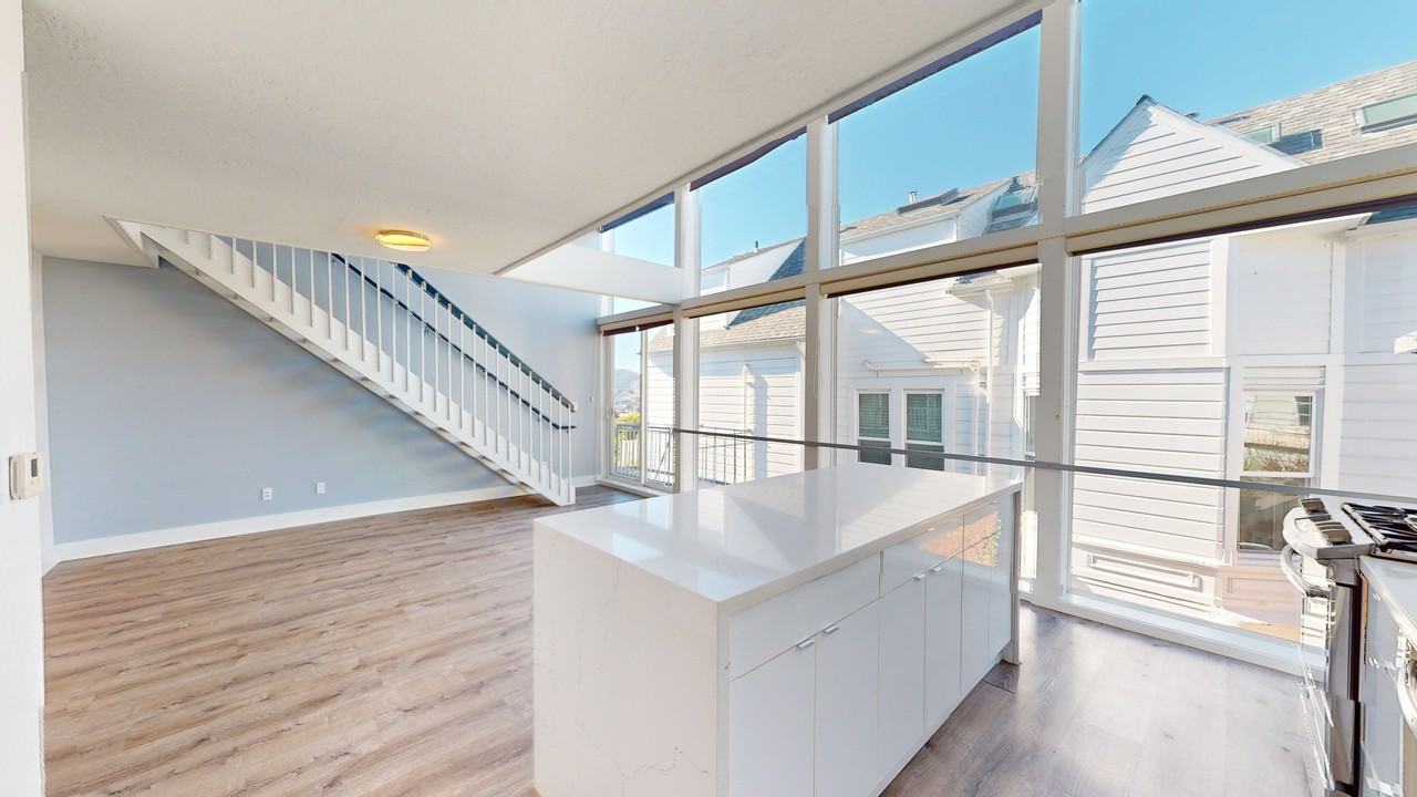 2355 Scott St #11 - Photo 5 of 32