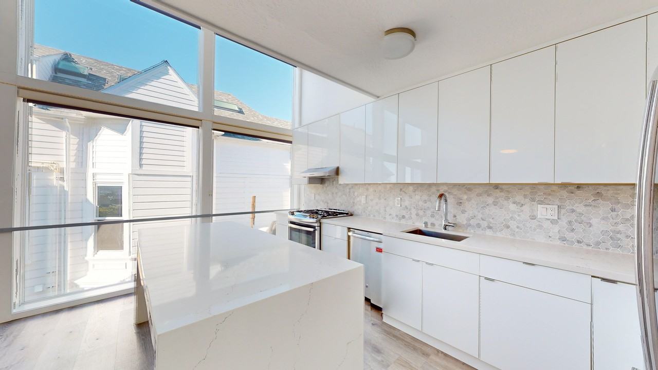 2355 Scott St #11 - Photo 6 of 32