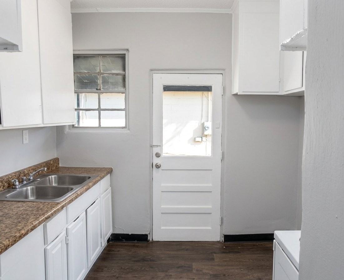 22 Burgess Ct - Photo 2 of 15