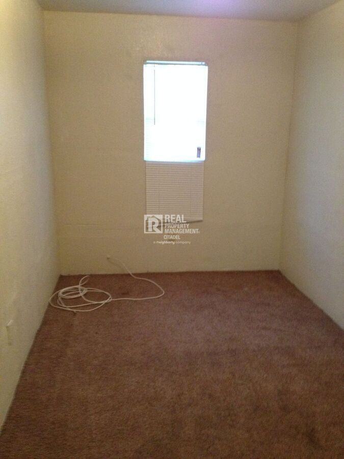 170 E Claremont St - Photo 3 of 12