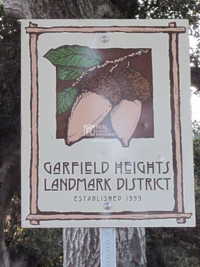 170 E Claremont St - Photo 4 of 12