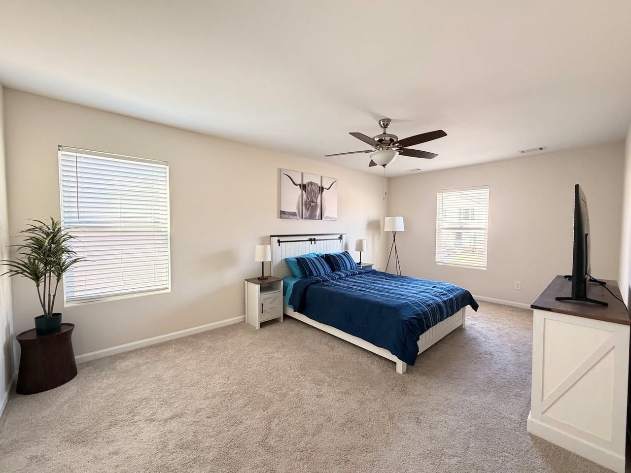 301 Long Grove Ln - Photo 3 of 11