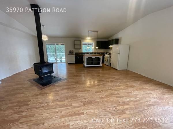 35970 Pattison Rd - Photo 3 of 22