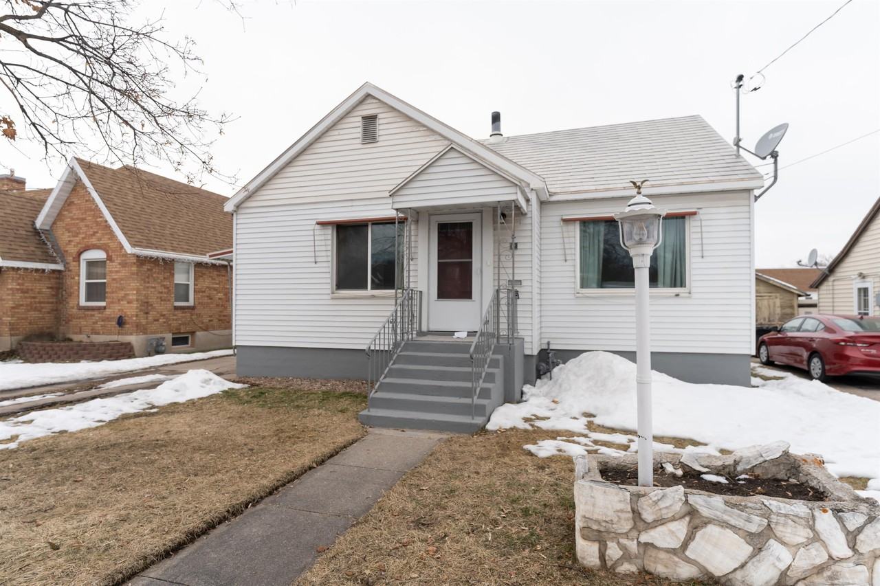 15 S 400 W - Photo 5 of 35