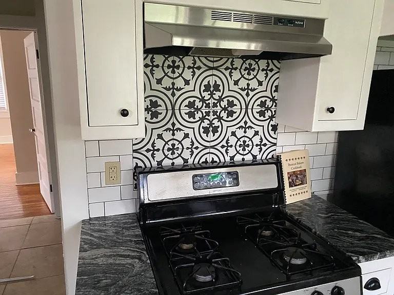 4187 Hyacinth Ave - Photo 4 of 7