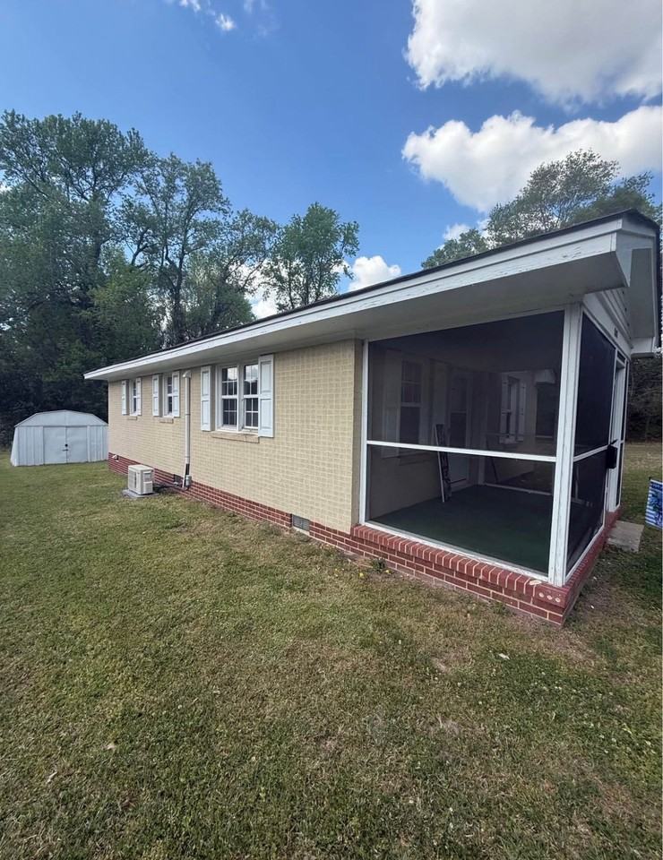 1007 N Virginia St - Photo 2 of 5