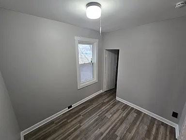 2330 W 30th St - Photo 4 of 12