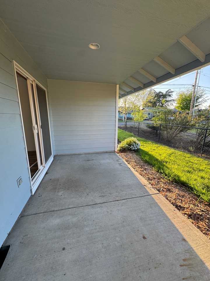 400 E Washington St - Photo 4 of 22