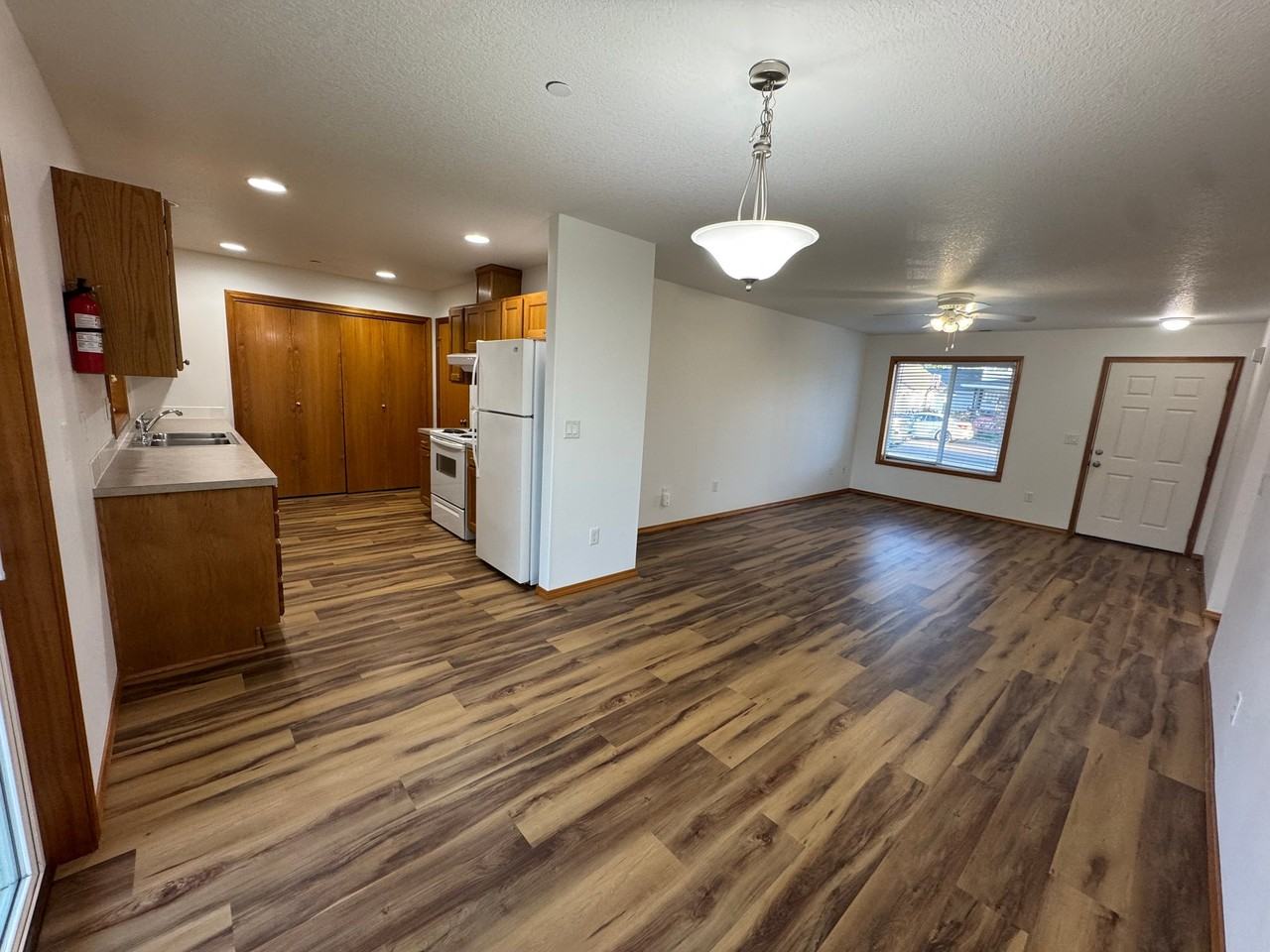 400 E Washington St - Photo 7 of 22