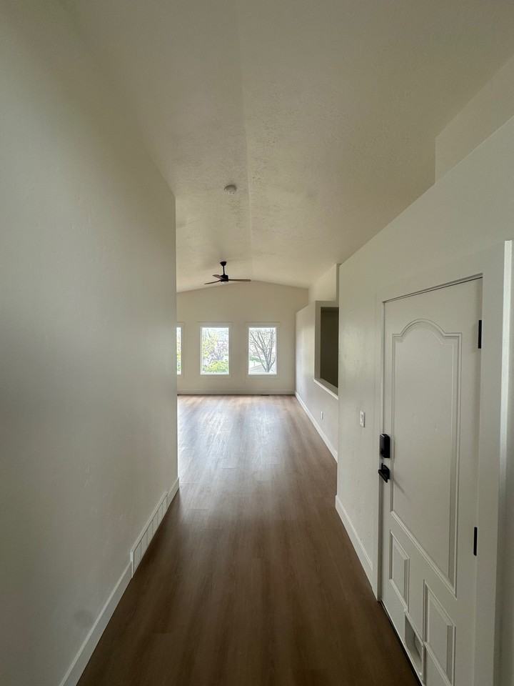 4433 W Mankato St - Photo 2 of 17