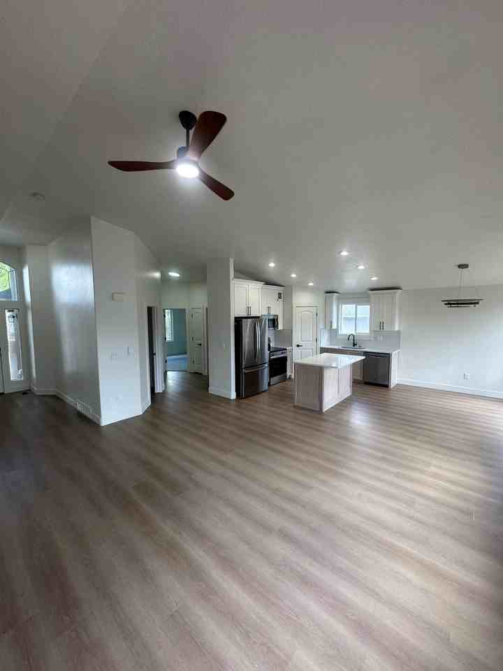 4433 W Mankato St - Photo 3 of 17