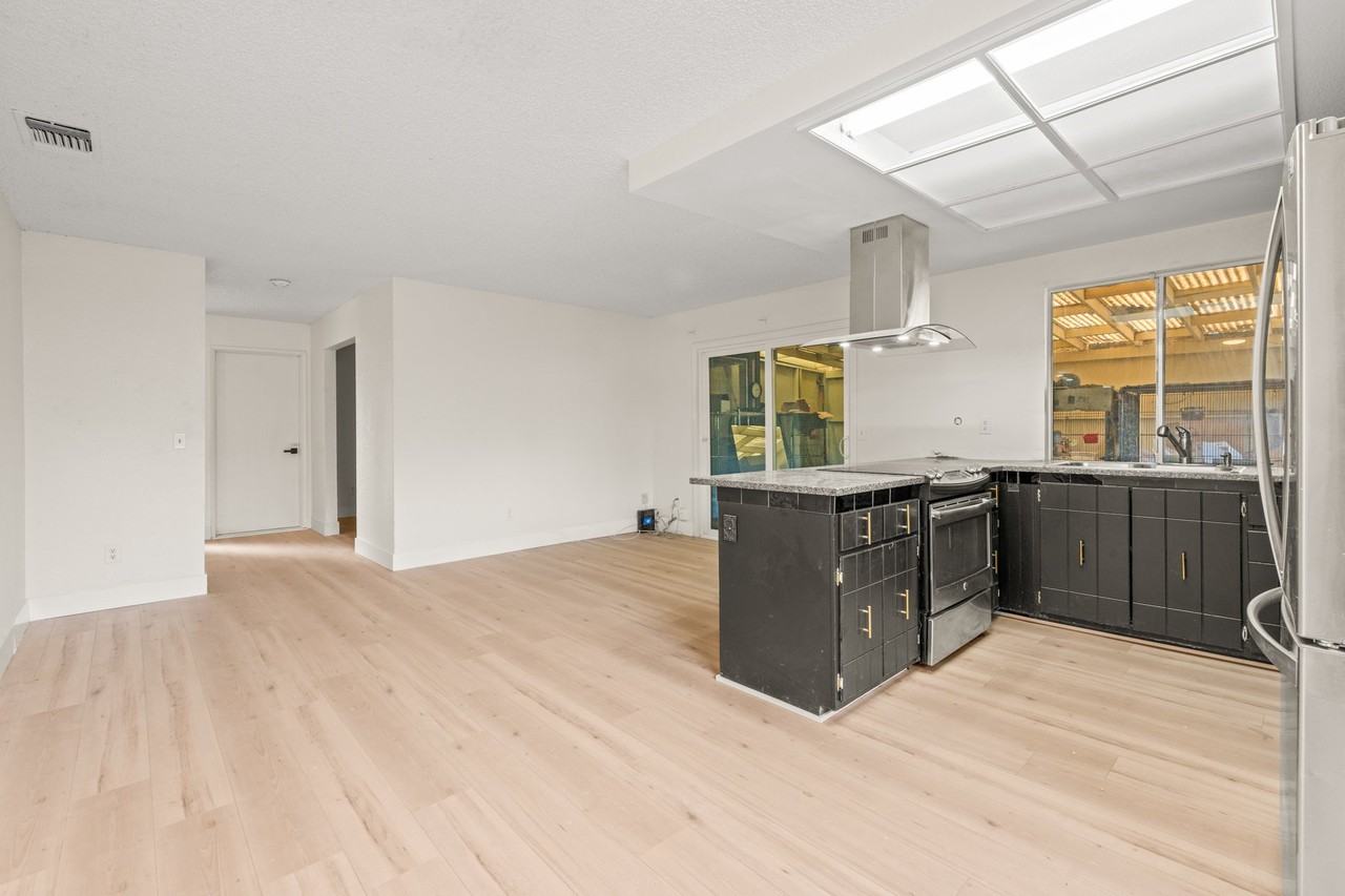 8917 Fredric Ave - Photo 3 of 17