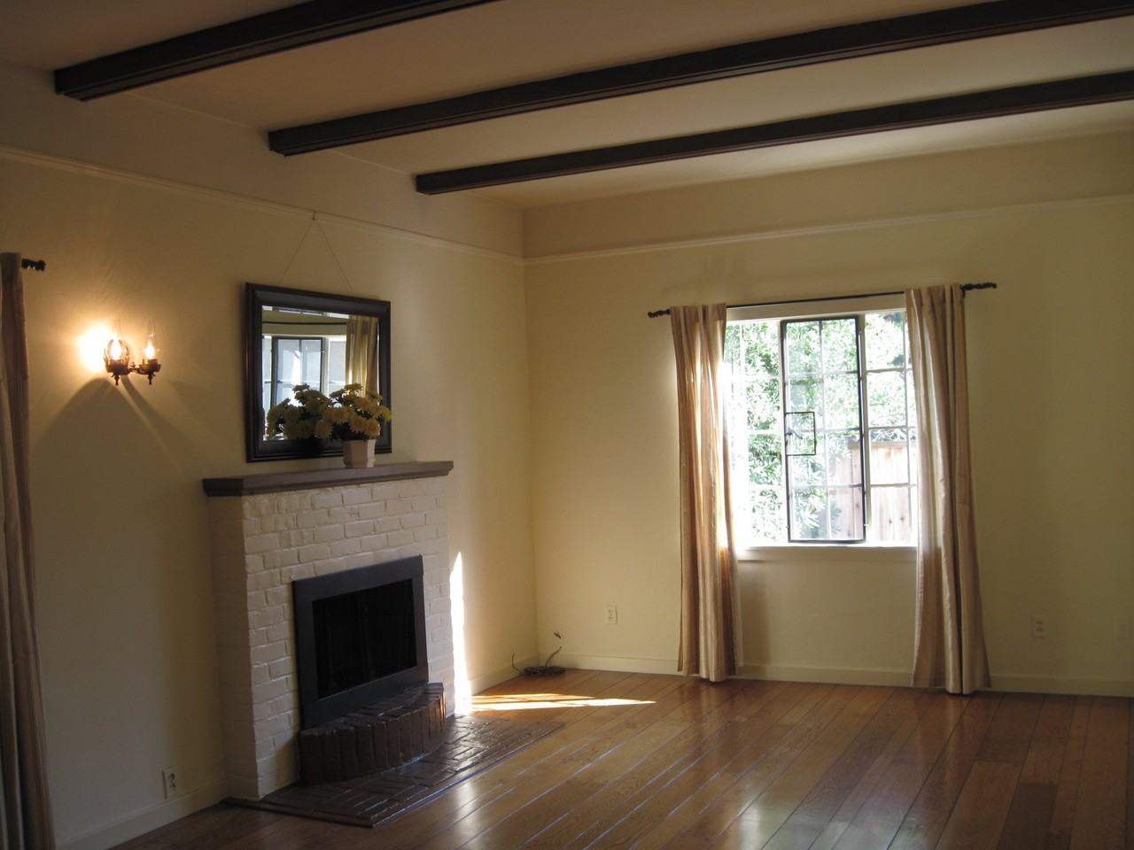 82 Hillview Ave - Photo 2 of 3