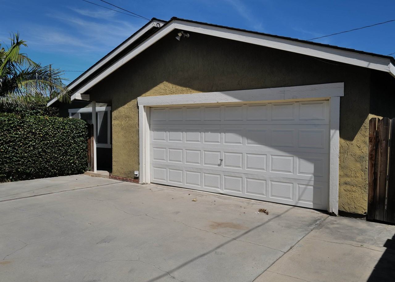 253 N Center St - Photo 6 of 10