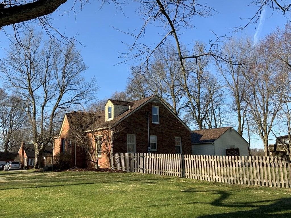 1194 Woodland Rd - Photo 4 of 19