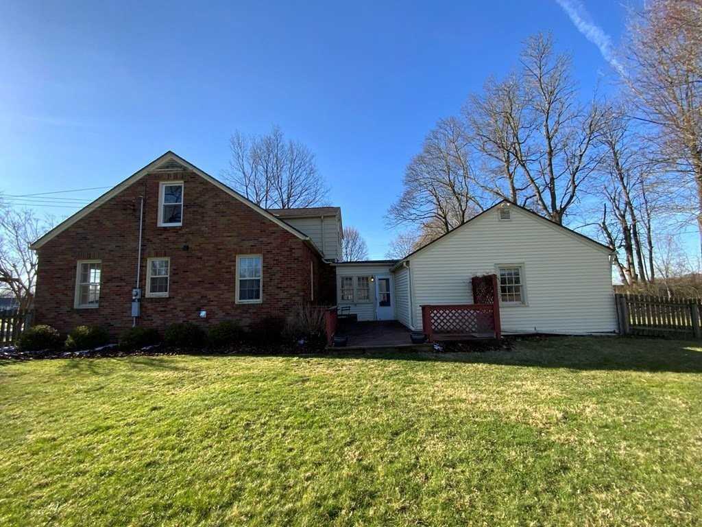 1194 Woodland Rd - Photo 5 of 19