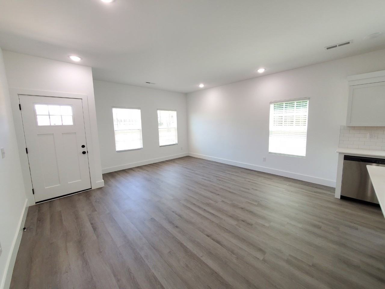 818 Berry Rd - Photo 5 of 20