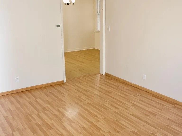 202 1st St #1F - Photo 2 of 7