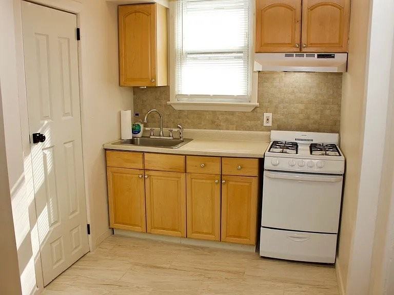 202 1st St #1F - Photo 7 of 7