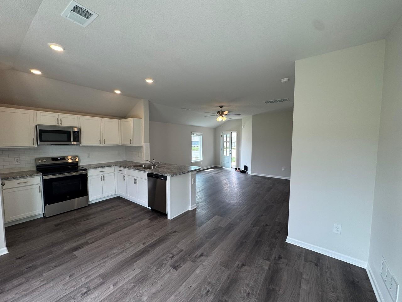 518 N Pear St - Photo 6 of 14