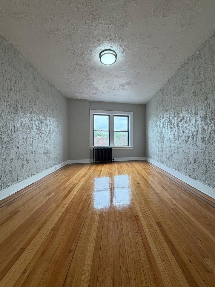 645 Summer Ave - Photo 4 of 6