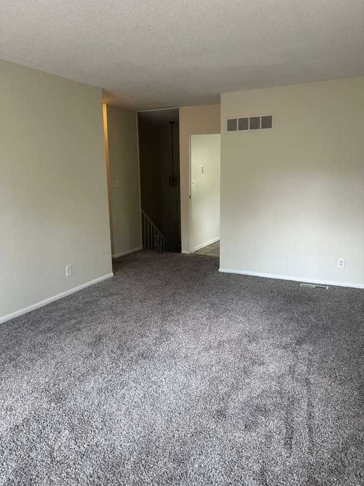 10705 W 90th Ter - Photo 3 of 13