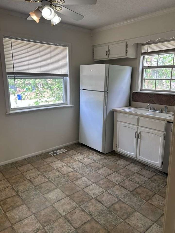 10705 W 90th Ter - Photo 7 of 13