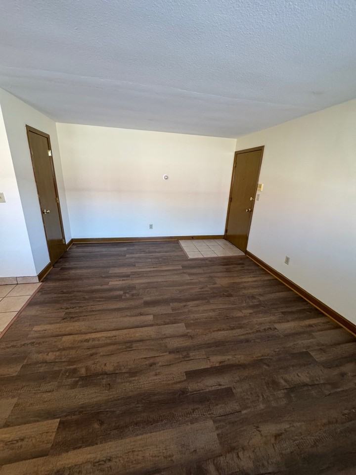 464 Maryland Ave W #2 - Photo 2 of 13