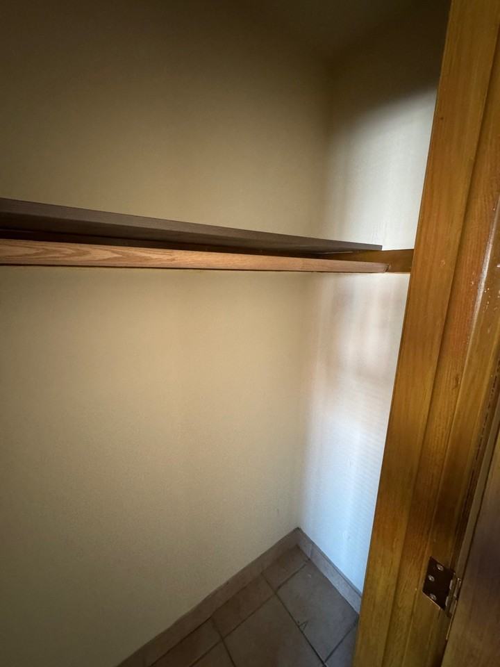 464 Maryland Ave W #2 - Photo 4 of 13