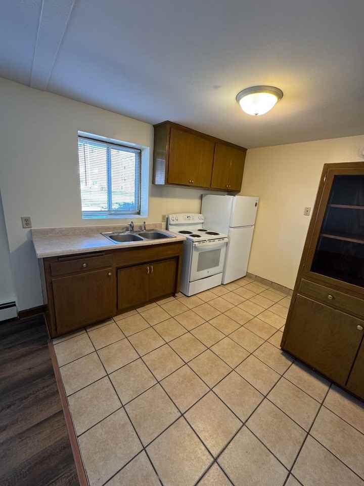 464 Maryland Ave W #2 - Photo 6 of 13