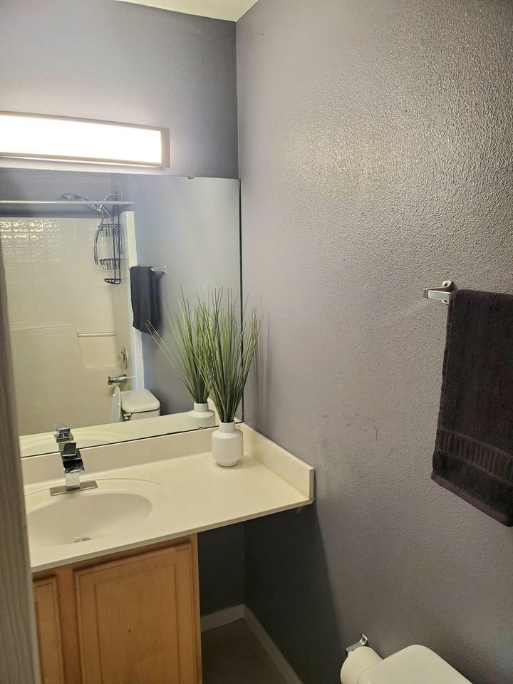 11319 Nettlebrook St E - Photo 7 of 17