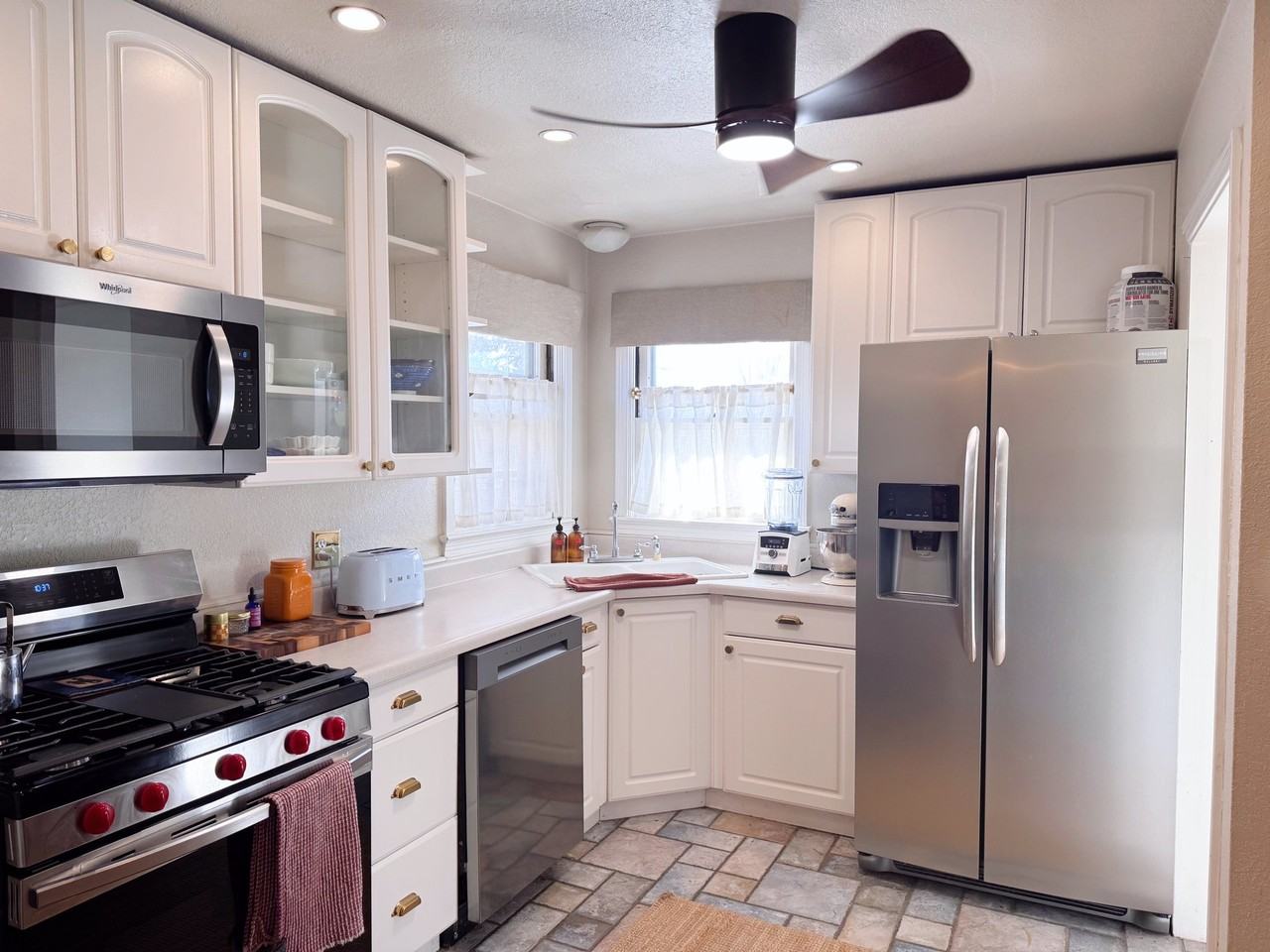 1007 Farragut Ave - Photo 5 of 12