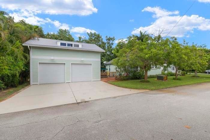 702 N Swinton Ave - Photo 3 of 13