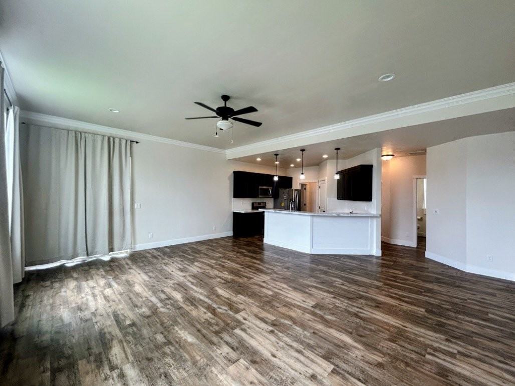 929 Applewood Dr - Photo 3 of 18