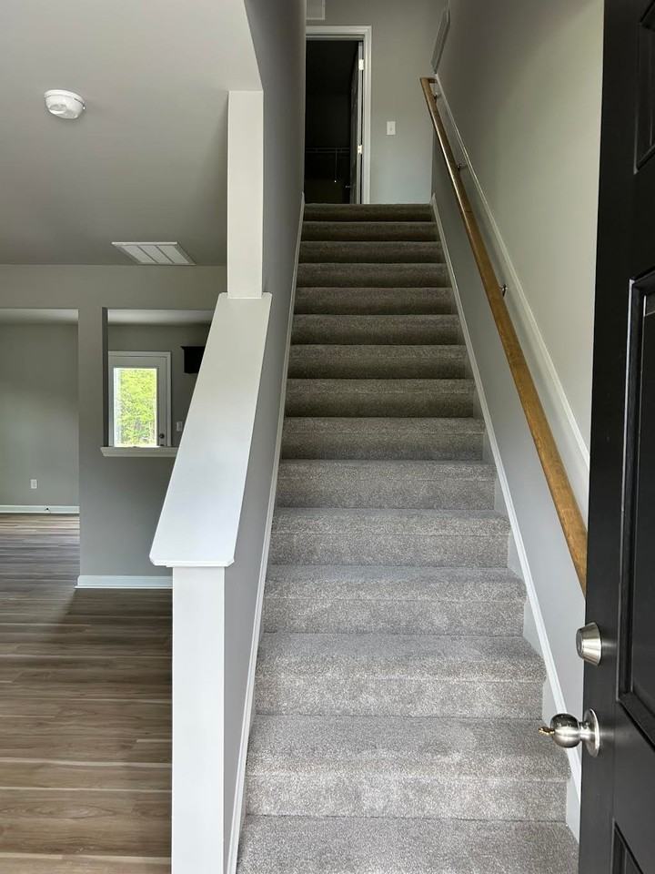 402 Grand Oaks Dr - Photo 2 of 16