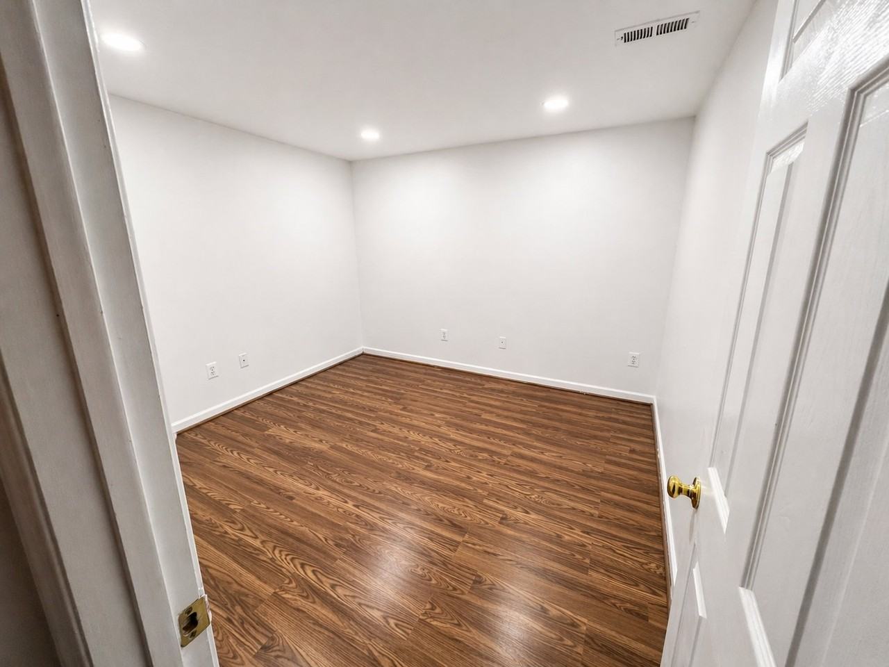 6726 Emmanuel Ct - Photo 3 of 11