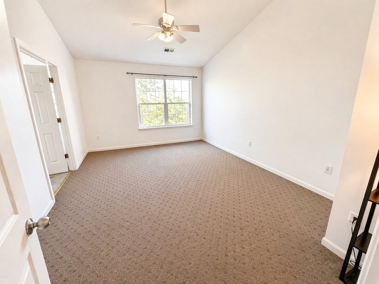 6726 Emmanuel Ct - Photo 6 of 11