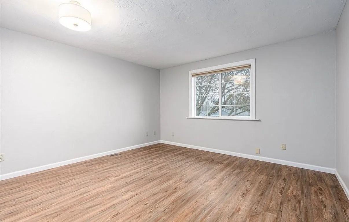 4253 E 29th Ave - Photo 4 of 13