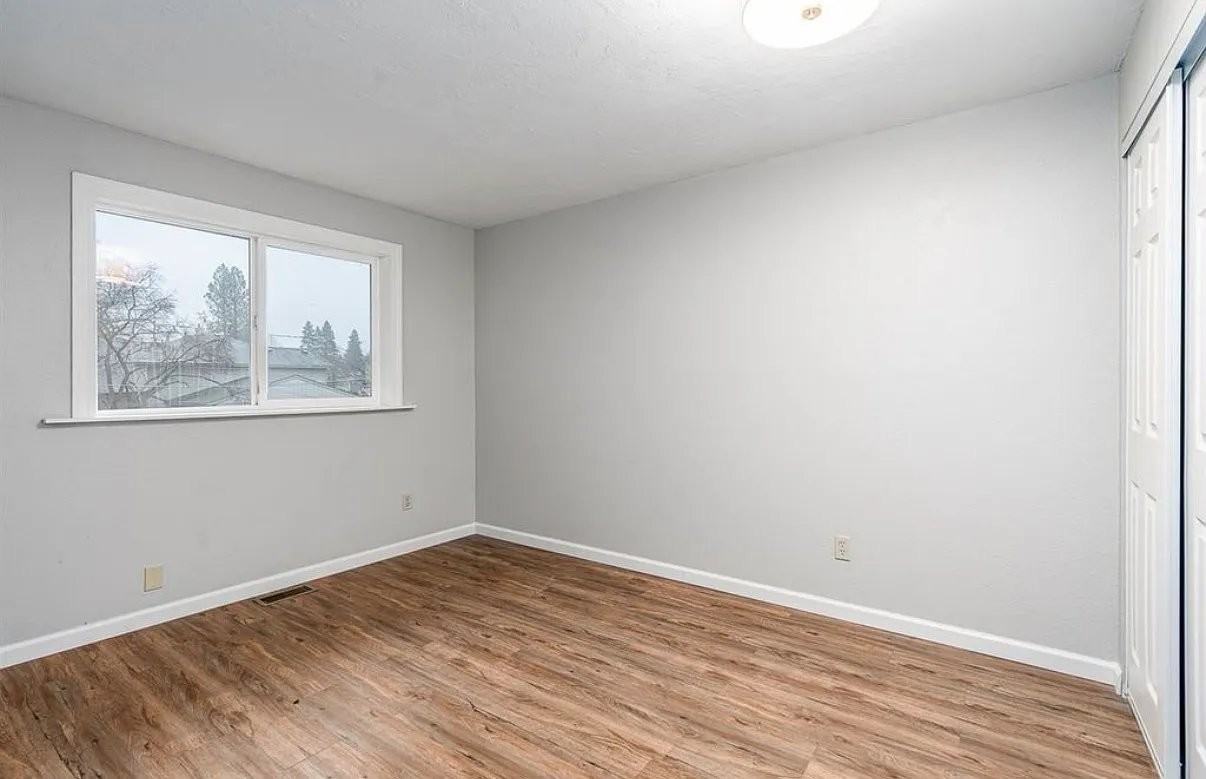 4253 E 29th Ave - Photo 5 of 13