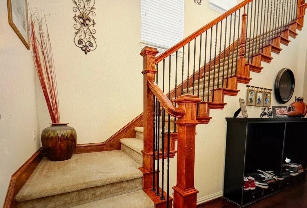 3108 Hereford Dr - Photo 2 of 20