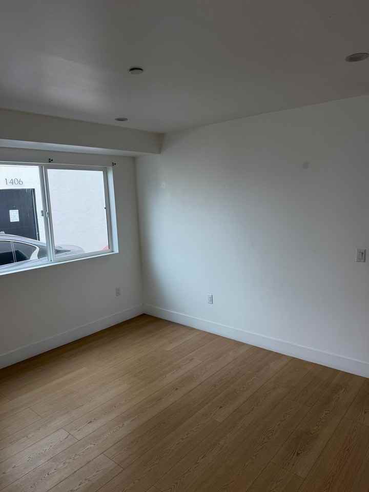 1400 W 57th St - Photo 7 of 16