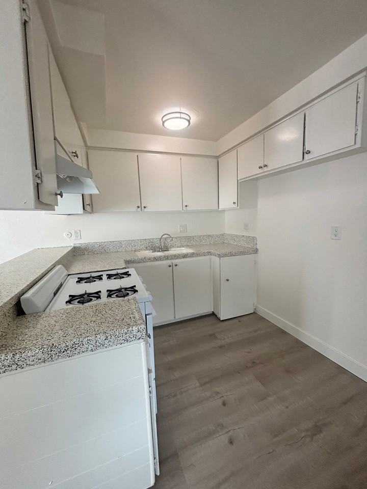 8202 Ashgrove Dr #13 - Photo 2 of 8