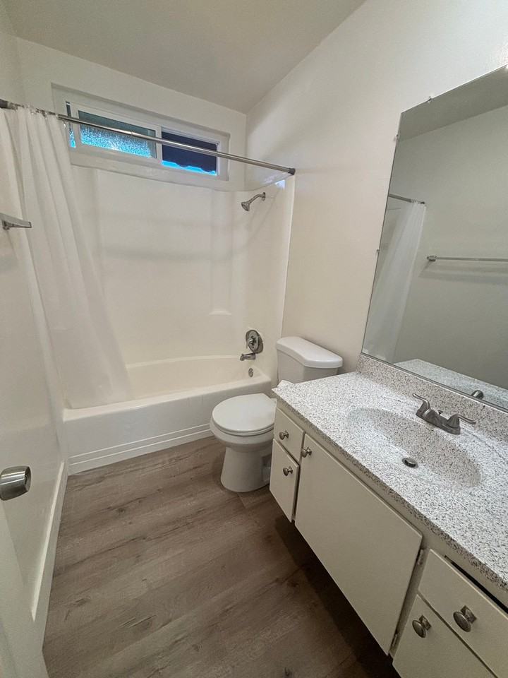 8202 Ashgrove Dr #13 - Photo 5 of 8