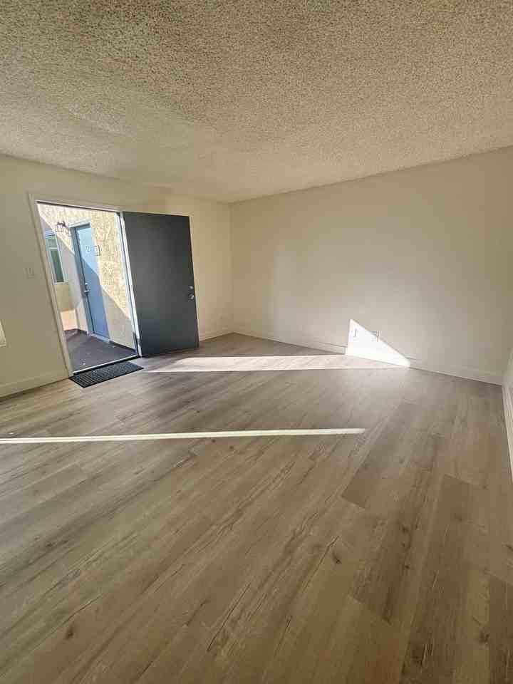 8202 Ashgrove Dr #13 - Photo 6 of 8