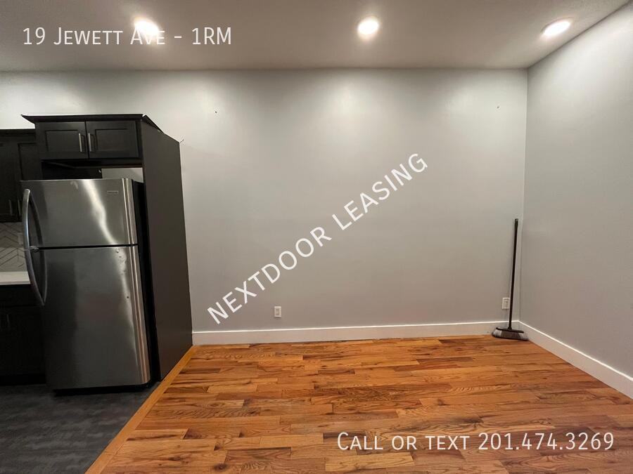 19 Jewett Ave #1RM - Photo 2 of 10