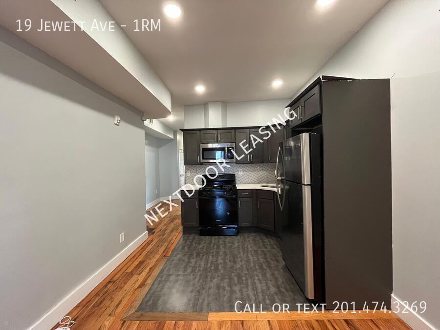 19 Jewett Ave #1RM - Photo 3 of 10