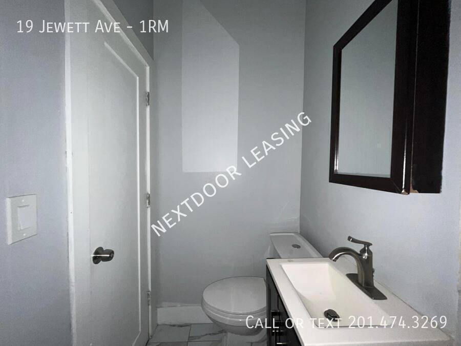 19 Jewett Ave #1RM - Photo 5 of 10