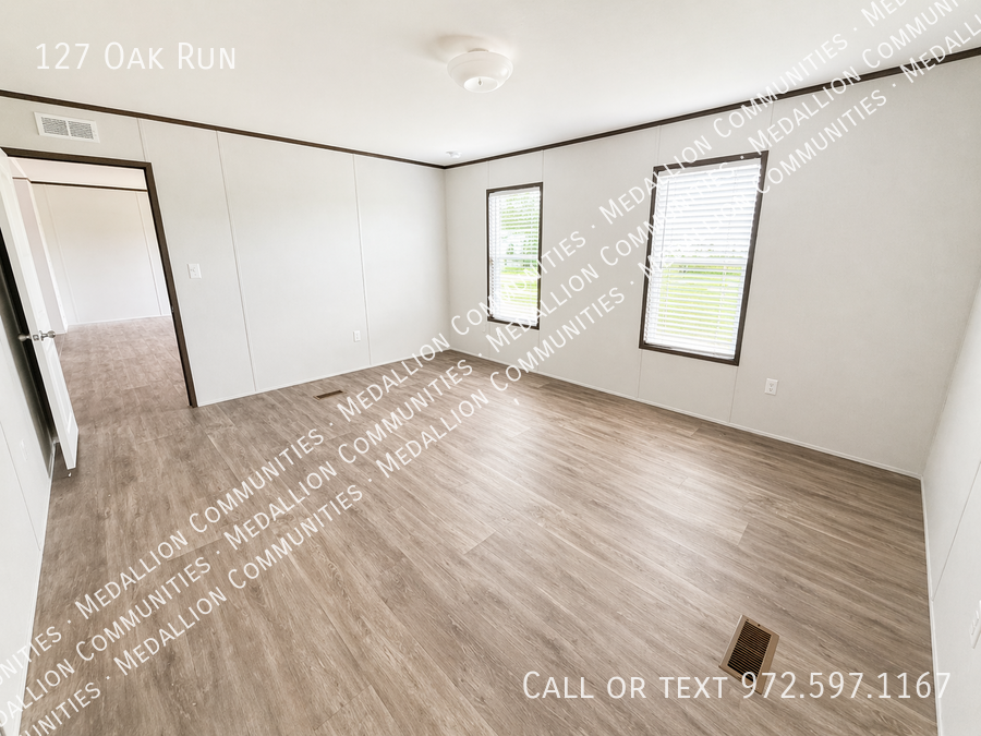 127 Oak Run - Photo 2 of 14