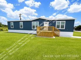 136 Oak Leaf - Photo 1 of 1