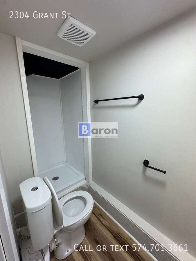 2304 Grant St - Photo 4 of 16